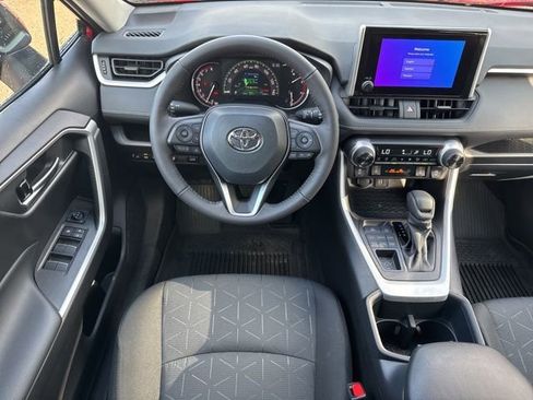 Used 2025 Toyota RAV4 XLE w/ Convenience Package AWD/4WD image 5