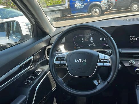 Used 2024 Kia Telluride S AWD/4WD image 28