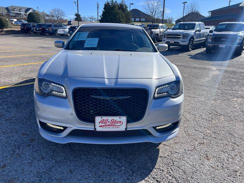 Used 2022 Chrysler 300 Touring L w/ Comfort Group image 7