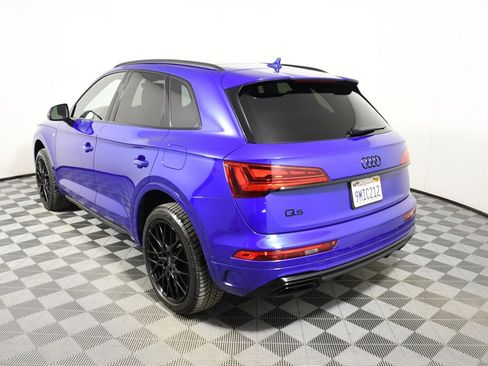 Used 2024 Audi Q5 e Prestige w/ Prestige Package image 4