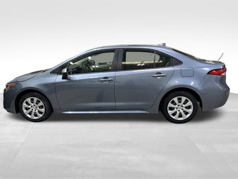 Used 2021 Toyota Corolla LE w/ Carpet Mat Package (TMS) FWD image 2