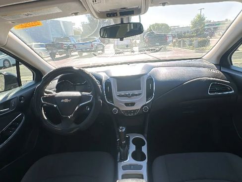Used 2017 Chevrolet Cruze LS image 8