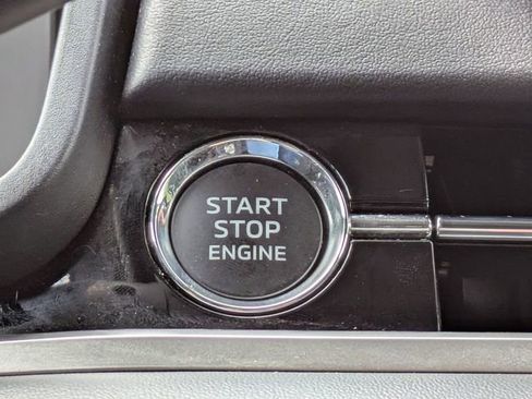 Used 2024 Mitsubishi Outlander SE image 34