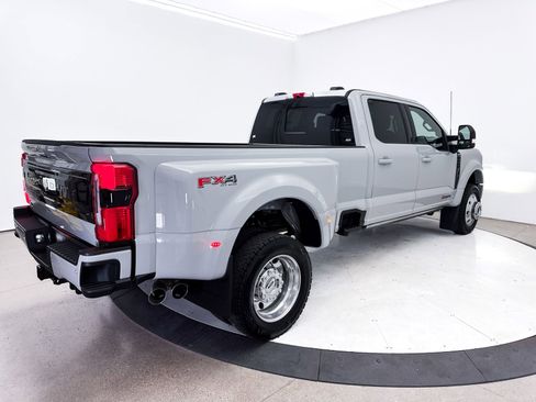 Used 2025 Ford F450 Platinum w/ FX4 Off-Road Package AWD/4WD image 36