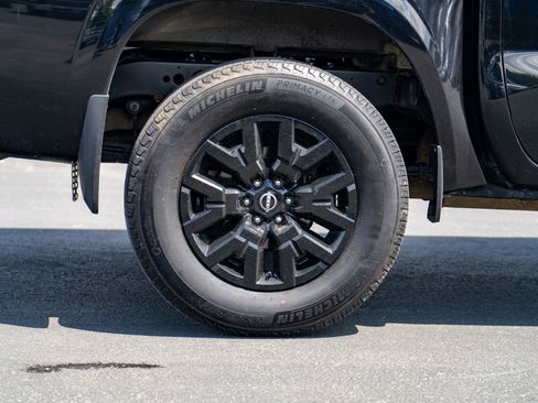 Used 2022 Nissan Frontier SV AWD/4WD image 8