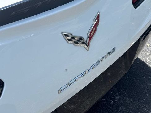 Used 2016 Chevrolet Corvette Stingray Coupe RWD image 12