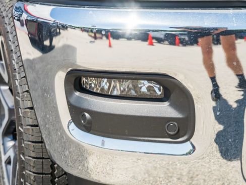 New 2026 RAM 1500 Laramie AWD/4WD image 13