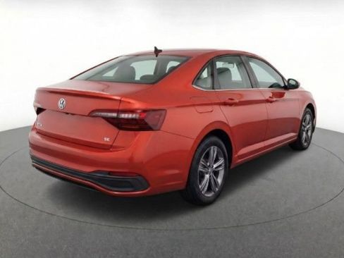 Used 2023 Volkswagen Jetta SE FWD image 4
