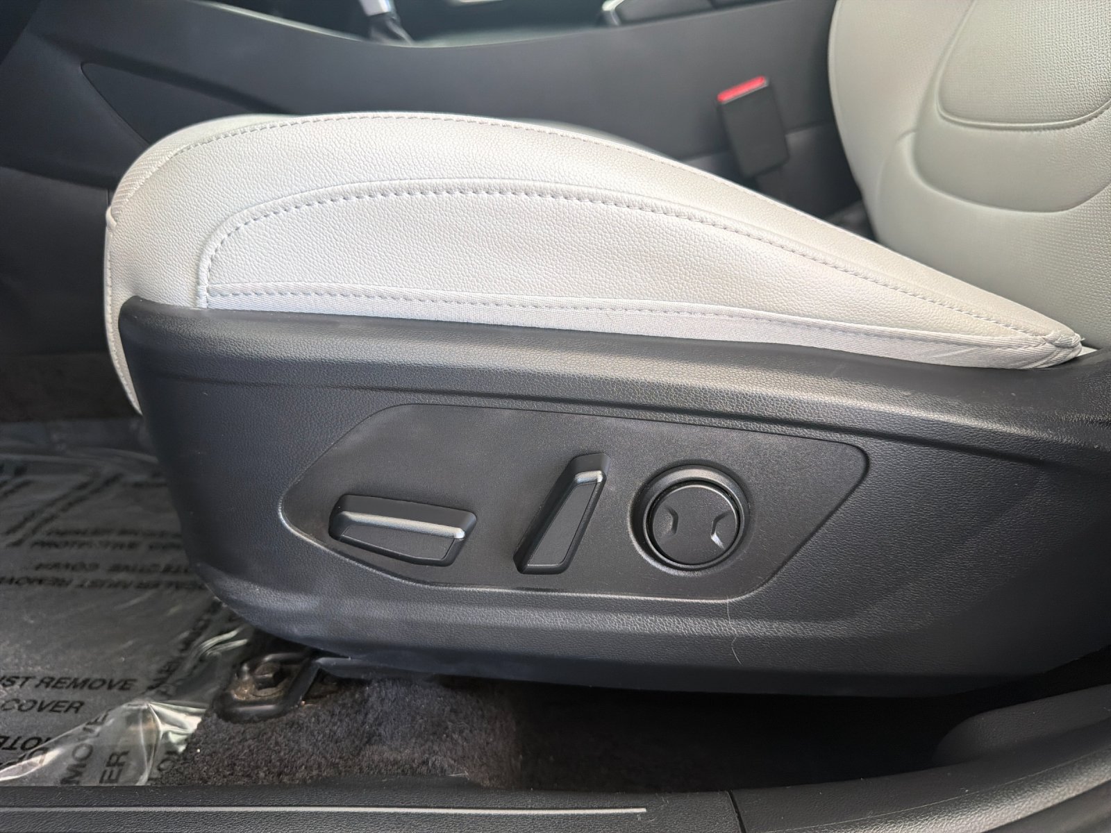 Used 2025 Hyundai Santa Cruz SEL AWD/4WD image 12