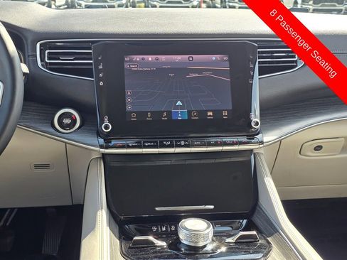 Certified 2024 Jeep Wagoneer L Series III w/ Flexible Seating Group image 20