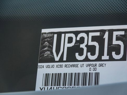 Used 2024 Volvo XC90 T8 Plus w/ Protection Package Premier image 30