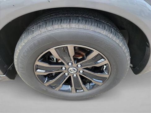 Used 2018 Nissan Armada Platinum w/ Captain Seat Package RWD image 12