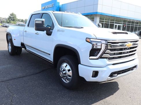 New 2026 Chevrolet Silverado 3500 High Country w/ Technology Package AWD/4WD image 2