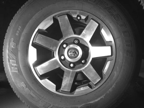 Used 2018 Toyota 4Runner TRD Off-Road Premium image 23