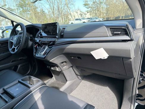 New 2026 Honda Odyssey Touring image 16