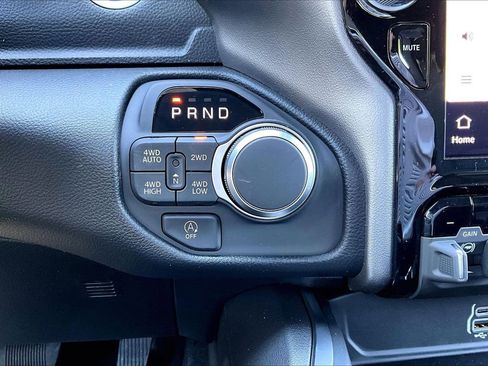 New 2026 RAM 1500 4x4 Crew Cab image 31