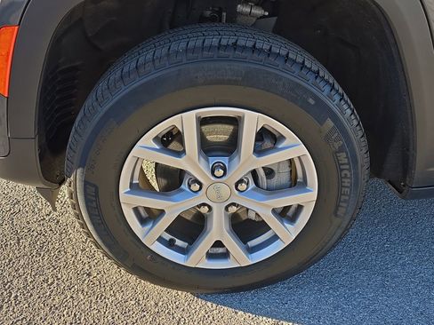 Used 2022 Jeep Grand Cherokee Limited image 8