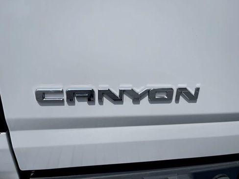 Used 2015 GMC Canyon SLE w/ SLE Convenience Package AWD/4WD image 29
