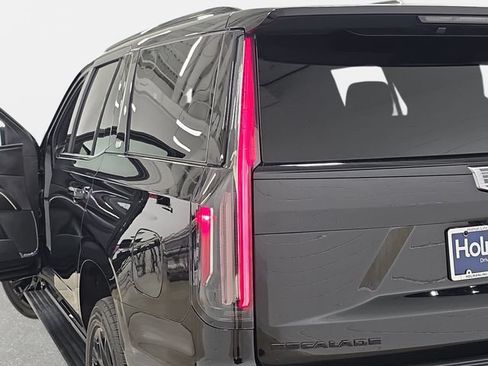 Used 2021 Cadillac Escalade Sport Platinum w/ LPO, ONYX Package AWD/4WD image 31