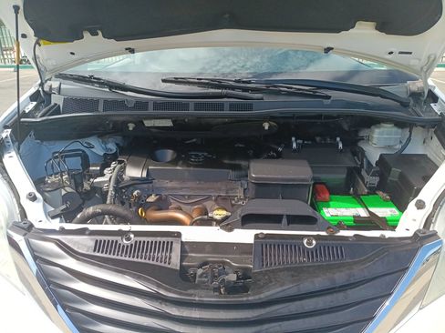 Used 2012 Toyota Sienna LE FWD image 22