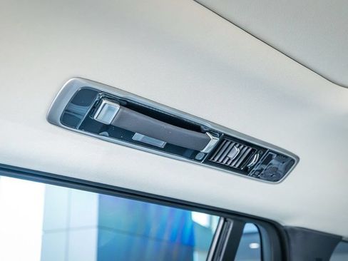 Used 2025 Land Rover Range Rover Long Wheelbase Autobiography AWD/4WD image 38