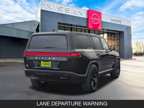 Used 2023 Rivian R1S Adventure image 8