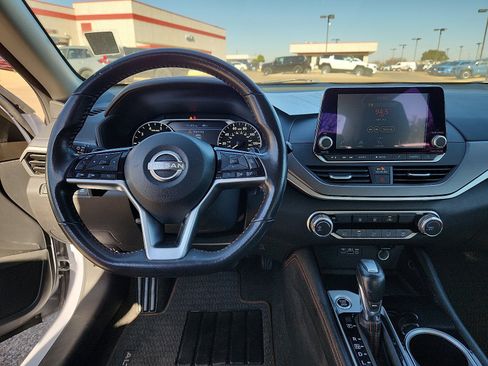Used 2024 Nissan Altima 2.5 SR image 12