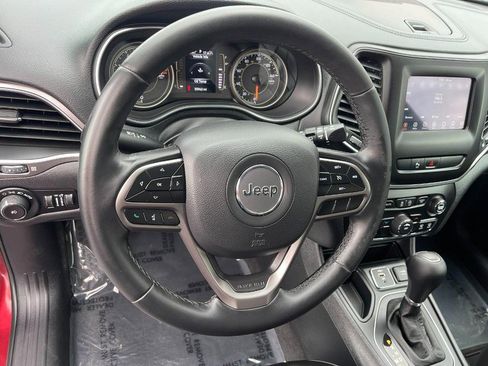 Used 2019 Jeep Cherokee Latitude Plus w/ Safety Group image 27