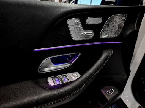 Used 2023 Mercedes-Benz GLS 450 4MATIC image 19