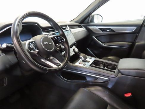 Used 2024 Jaguar F-PACE R-Dynamic S image 4