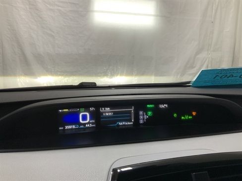Used 2018 Toyota Prius Three image 22