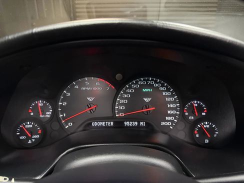 Used 2004 Chevrolet Corvette Convertible w/ Preferred Equipment Group image 36