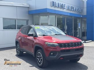 Used 2024 Jeep Compass Trailhawk w/ Trailhawk Elite Group AWD/4WD video 1