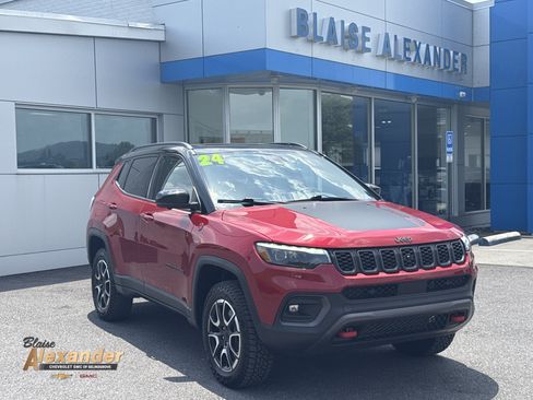 Used 2024 Jeep Compass Trailhawk w/ Trailhawk Elite Group AWD/4WD image 1