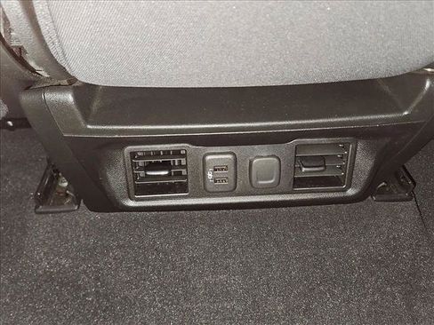 Used 2021 Chevrolet Silverado 1500 LT RWD image 16