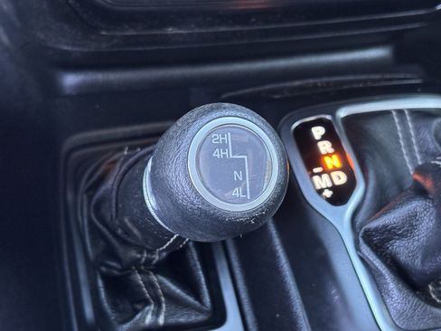 Used 2021 Jeep Gladiator Overland image 4