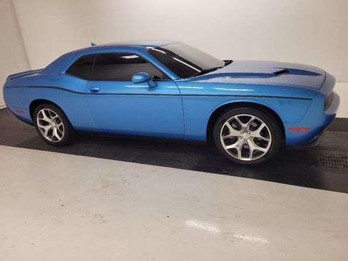 Used 2015 Dodge Challenger SXT Plus w/ Technology Group RWD image 11