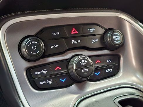 Used 2020 Dodge Challenger SXT w/ Driver Convenience Group image 28