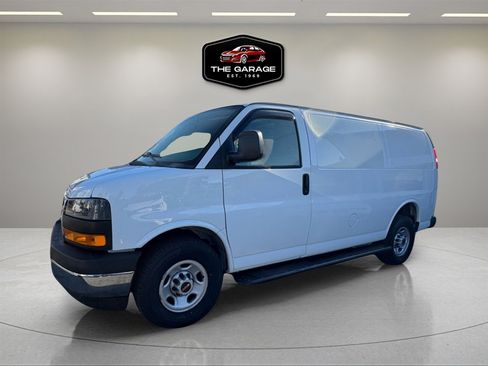 Used 2019 GMC Savana 2500 w/ Driver Convenience Package image 3