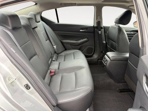 Used 2019 Nissan Altima 2.5 Platinum image 8