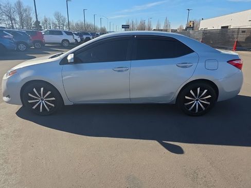 Used 2019 Toyota Corolla L image 2