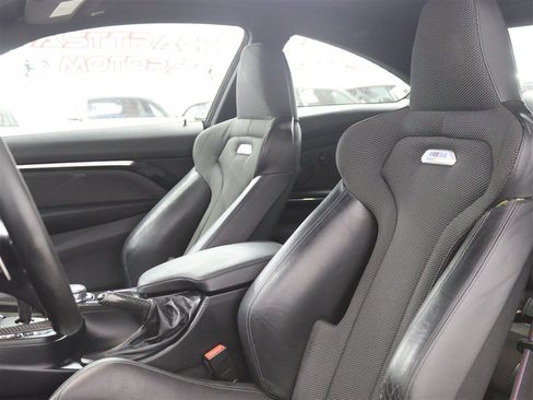 Used 2017 BMW M4 Coupe RWD image 30