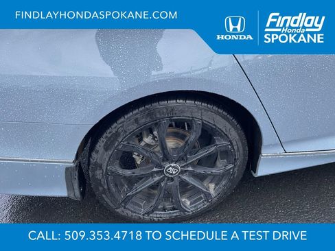 Used 2021 Honda Accord Touring image 5