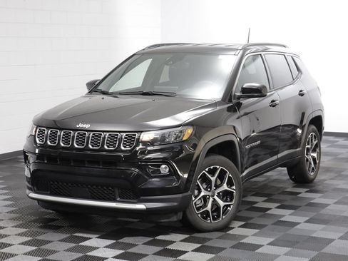 Used 2025 Jeep Compass Limited AWD/4WD image 1