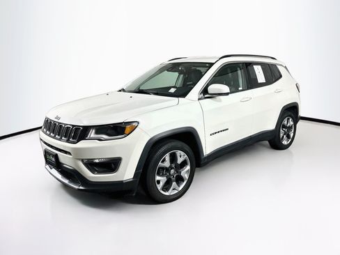 Used 2018 Jeep Compass Limited w/ Navigation Group FWD image 3
