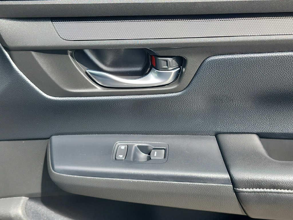 Used 2025 Honda CR-V LX image 25