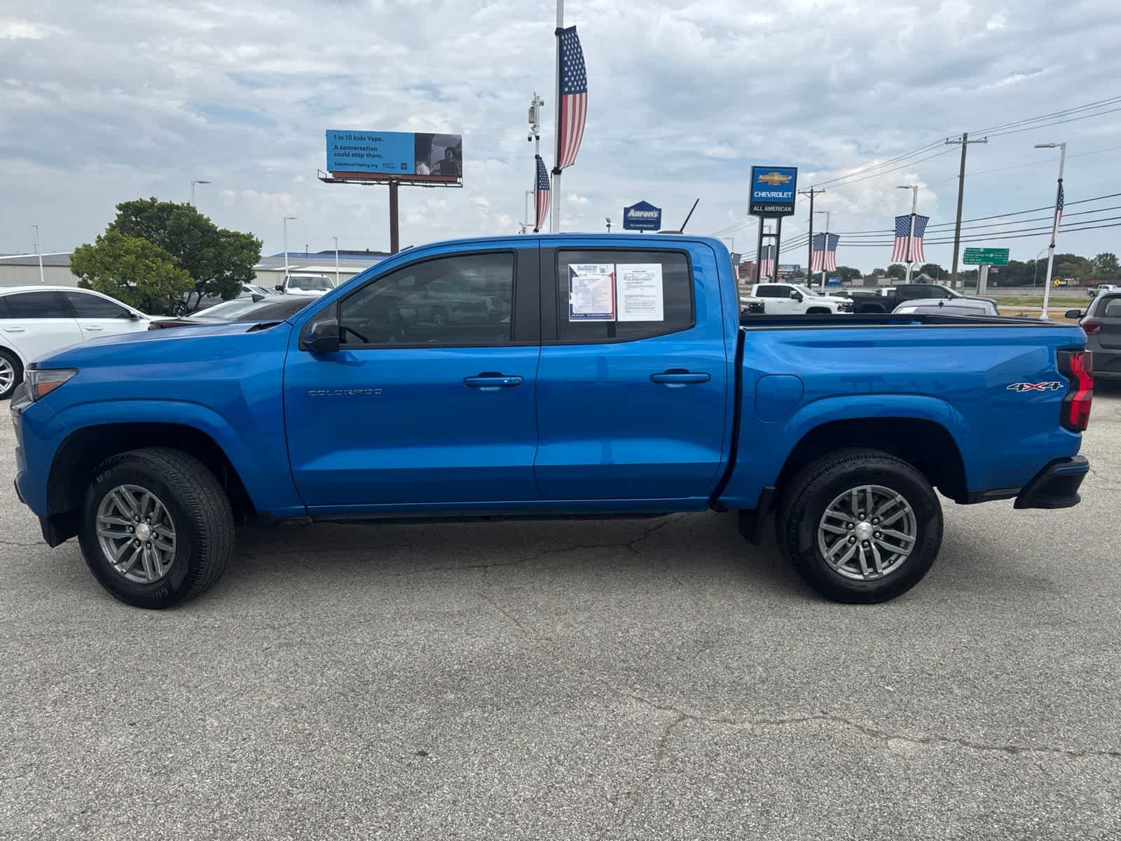 Used 2024 Chevrolet Colorado LT w/ LT Convenience Package AWD/4WD image 2