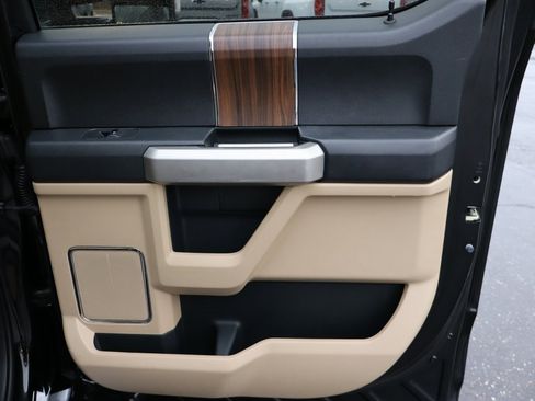 Used 2015 Ford F150 Lariat image 32