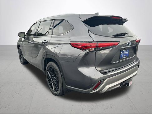 Used 2022 Toyota Highlander Platinum AWD/4WD image 9