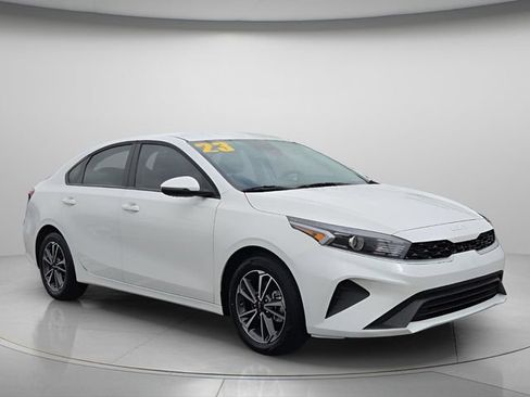 Used 2023 Kia Forte LXS w/ LXS Technology Package FWD image 8